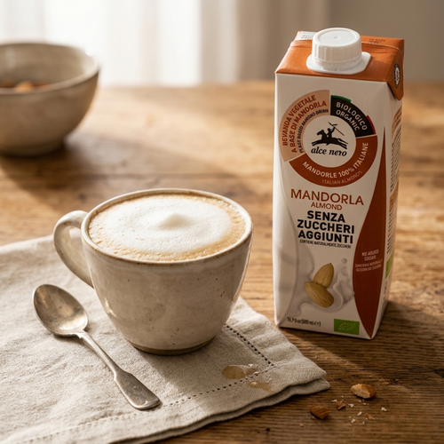 Cappuccino con bevanda alla mandorla