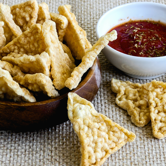 Triangoli Classici LEGÙ, gusto naturale, snack di legumi croccanti in ciotola con salsa con origano, fonte di proteine vegetali, senza glutine