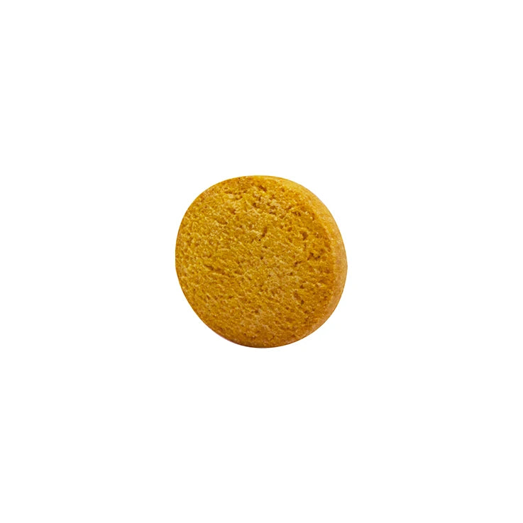 LEGÙ Galleta de maíz, legumbres y almendras de vainilla, una sola galleta dorada, redonda, sin gluten, rica en proteínas vegetales.