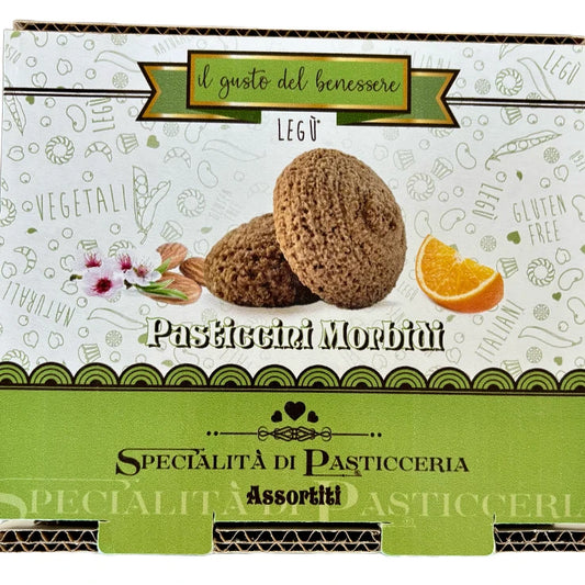 Confezione di pasticcini morbidi LEGÙ gusto mandorla e arancia, con diciture "vegetali", "gluten free", "italiani".